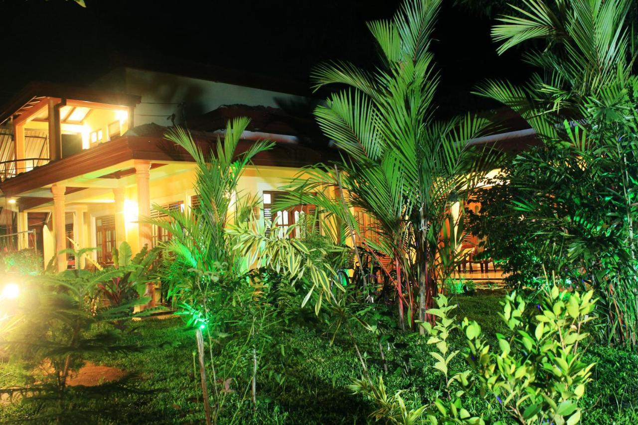 Hotel Bejewelled Sigiriya Exterior foto